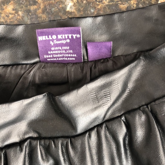 Vintage Hello kitty black vegan leather skirt size large. - Picture 3 of 4